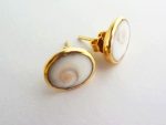 Gold earings with the eye of the sea